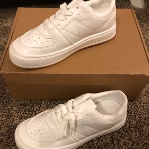 White tennis shoes
